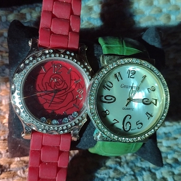 Ladies Watch Pair - Picture 1 of 2